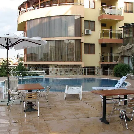 Studio 3 In Reny דירה
